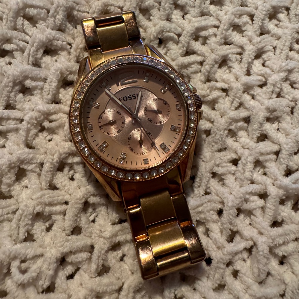 Woman’s fossil watch